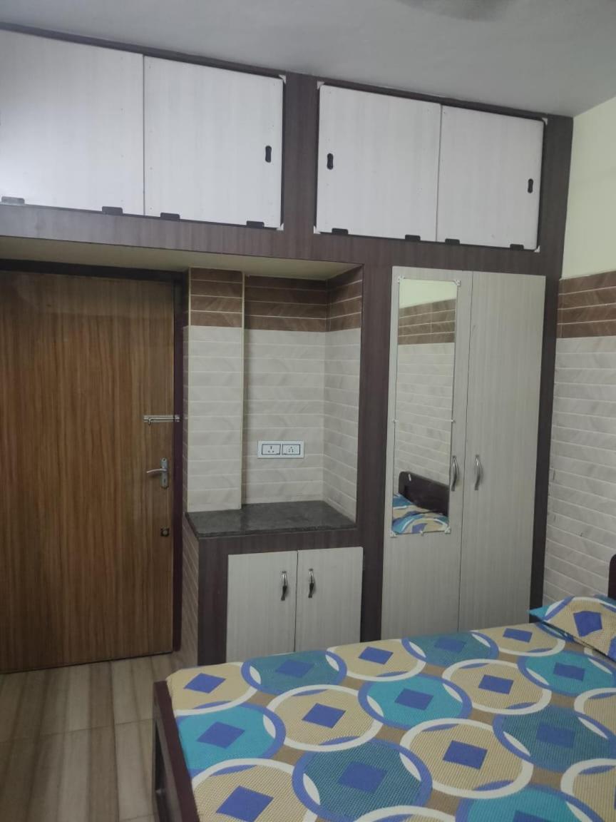 Хостел Sri Vari Residency Веллуру Экстерьер фото