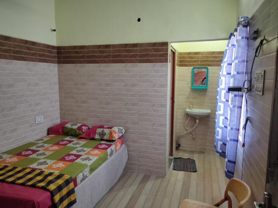Хостел Sri Vari Residency Веллуру Экстерьер фото